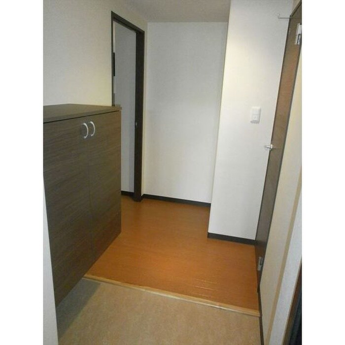 物件内観写真15　(玄関)