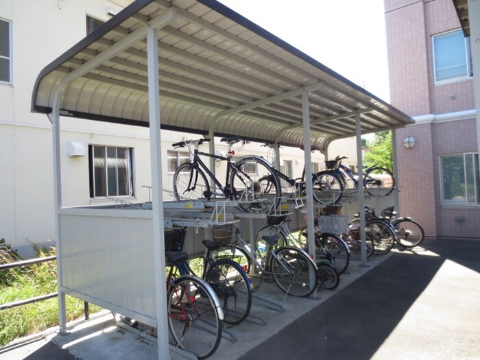 物件外観写真6　(駐輪場)