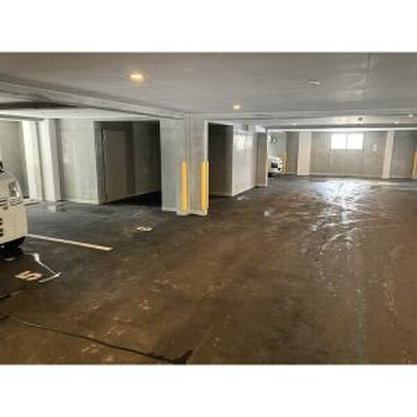 物件外観写真5　(駐車場)