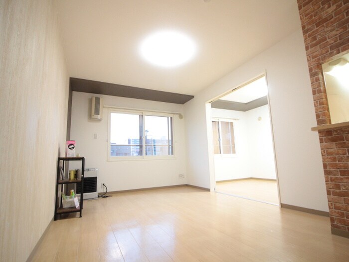 物件内観写真4　(居室)