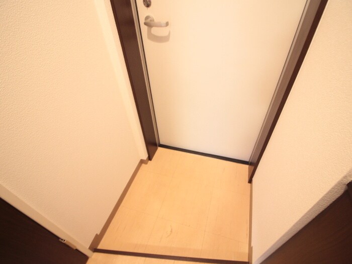 物件内観写真13　(玄関)