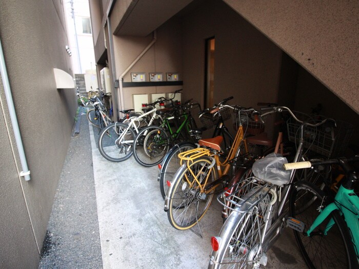 物件外観写真5　(駐輪場)