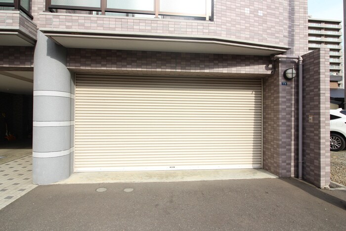 物件外観写真5　(駐車場)