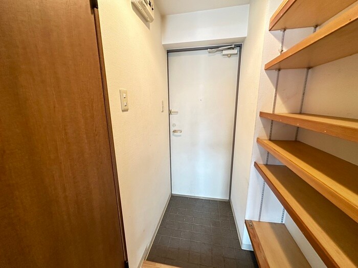 物件内観写真18　(玄関)