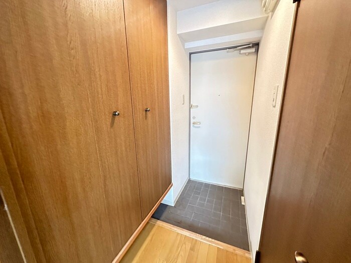 物件内観写真18　(玄関)