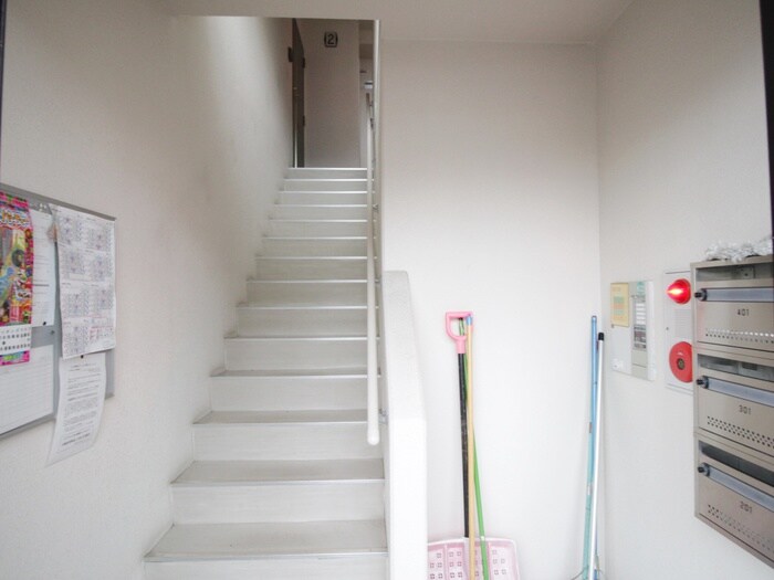 物件外観写真4　(エントランス部分)