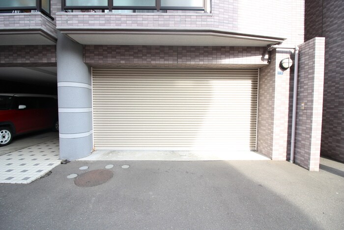 物件外観写真5　(駐車場)