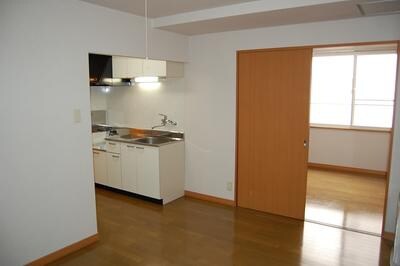 物件内観写真3　(居室)