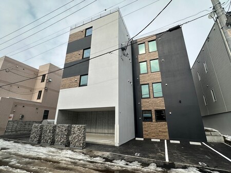 JANUS residences南平岸駅前外観写真