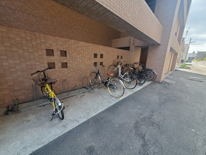 物件外観写真6　(駐輪場)