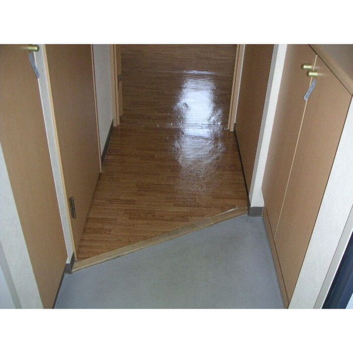 物件内観写真16　(玄関)