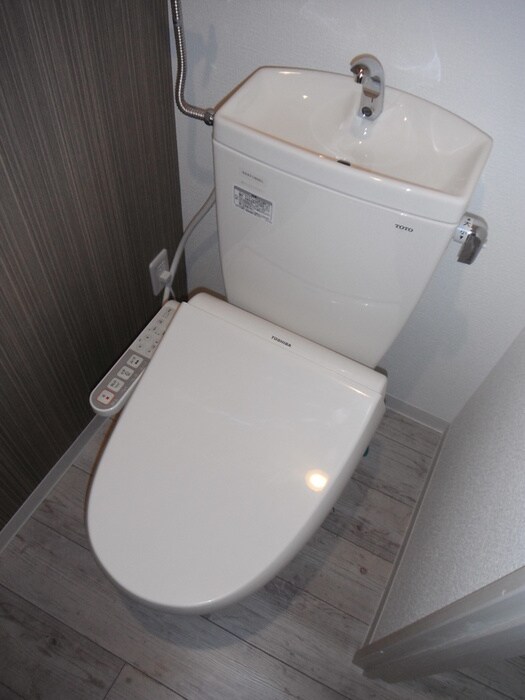 物件内観写真14　(トイレ)