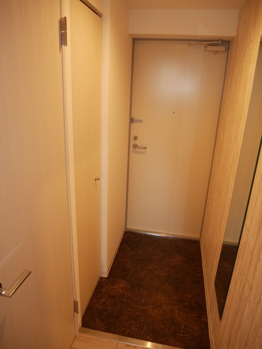 物件内観写真16　(玄関)