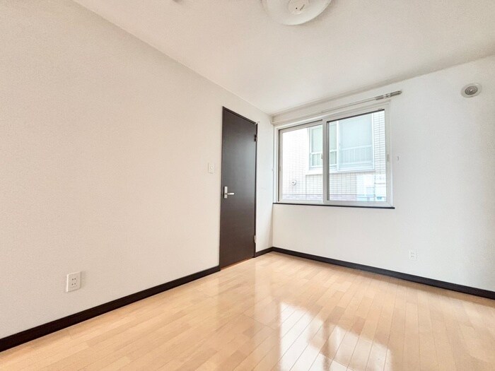 物件内観写真11　(居室)