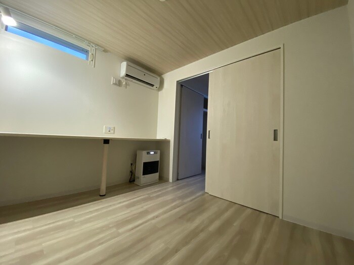 物件内観写真2　(居室)