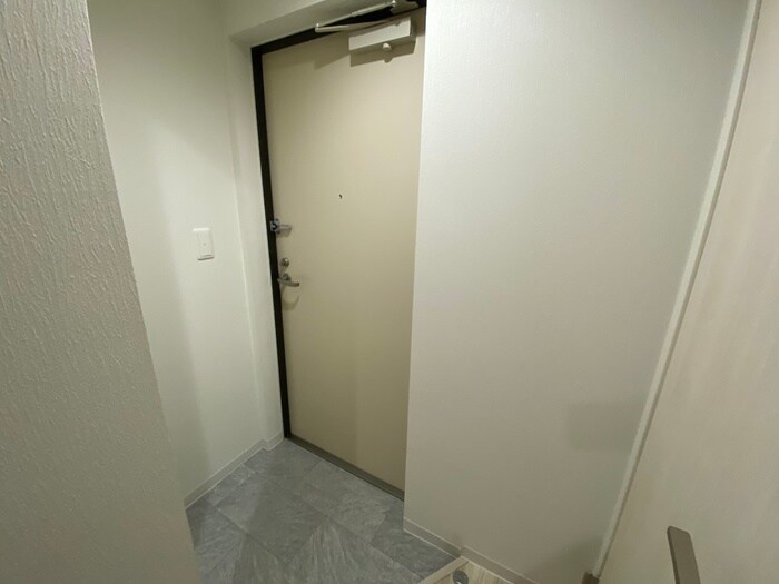 物件内観写真11　(玄関)