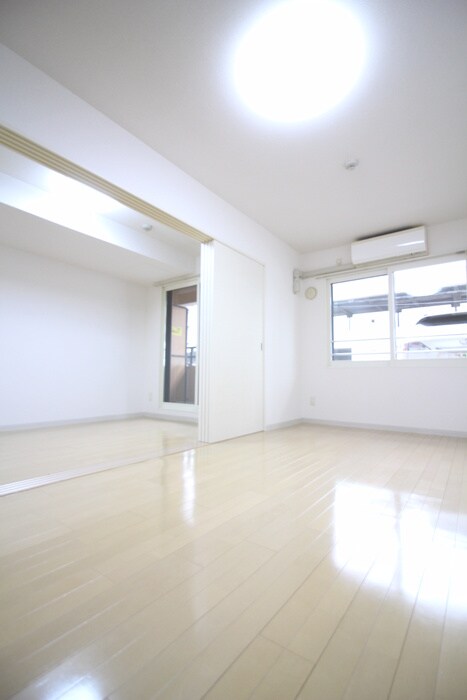 物件内観写真8　(居室)