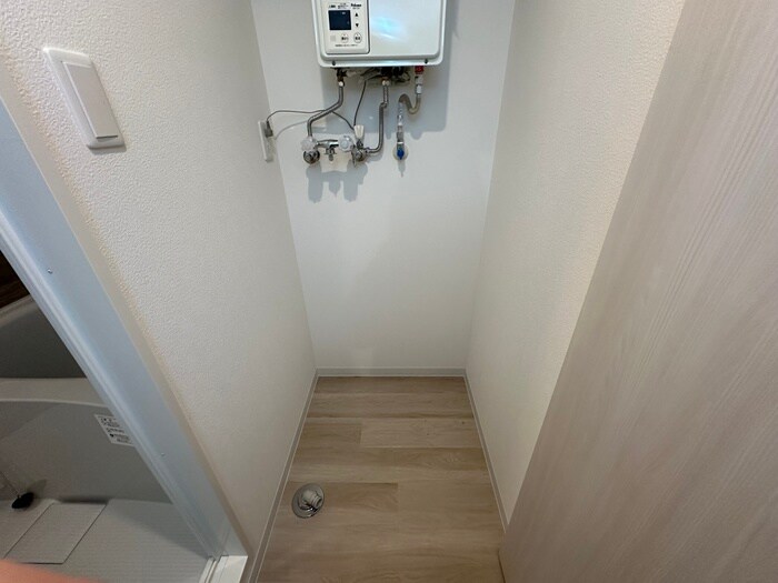 物件内観写真15　(洗濯機置場)