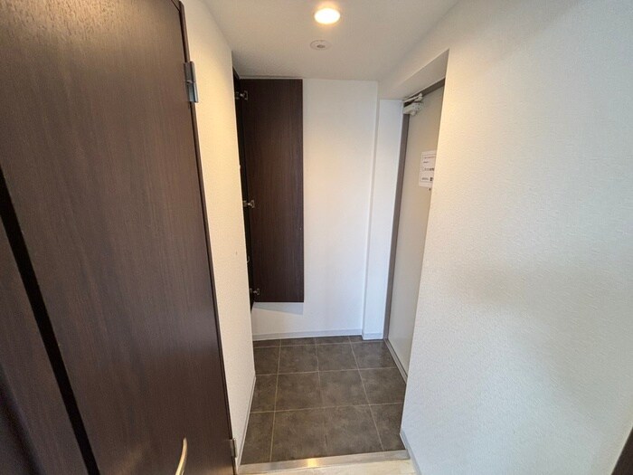 物件内観写真18　(玄関)