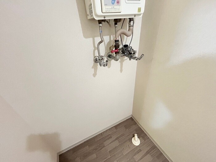物件内観写真18　(洗濯機置場)