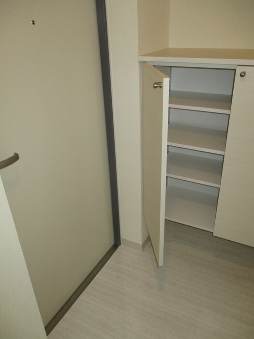 物件内観写真16　(靴箱)