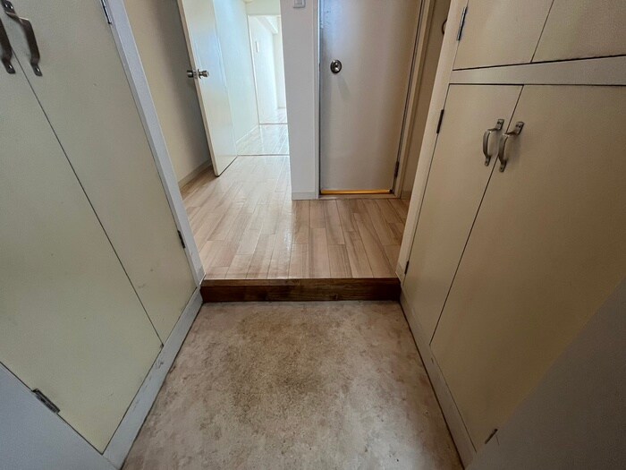 物件内観写真10　(玄関)