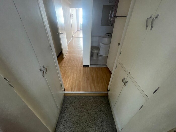 物件内観写真16　(玄関)