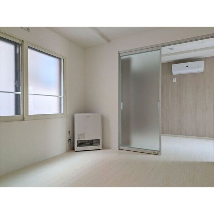 物件内観写真2　(居室)