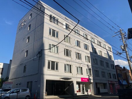 メゾンロワ－ル４１２外観写真