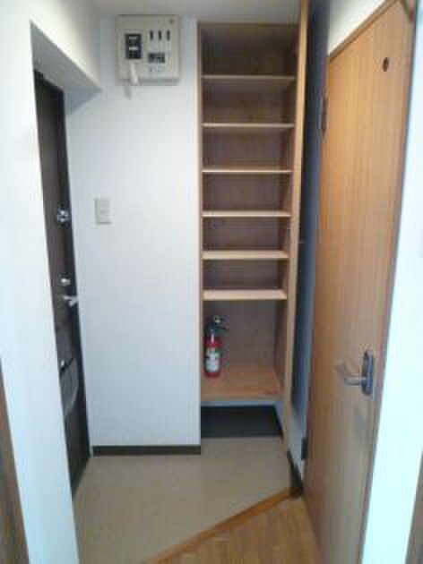 物件内観写真13　(靴箱)