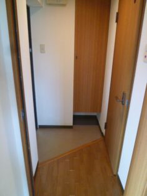 物件内観写真14　(玄関)