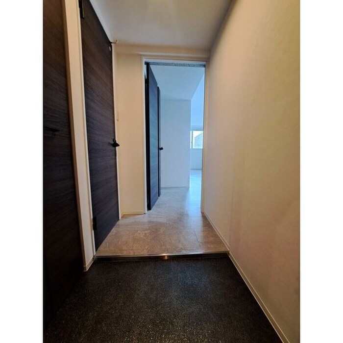 物件内観写真15　(玄関)