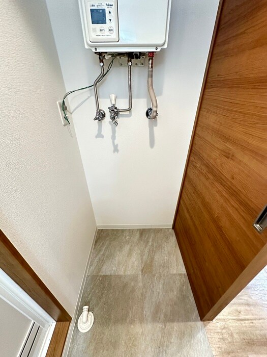 物件内観写真15　(洗濯機置場)