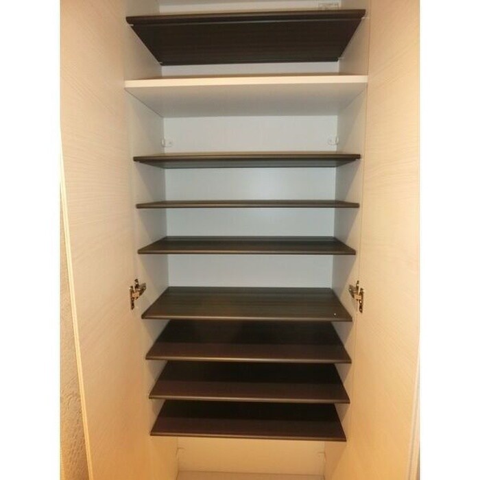 物件内観写真15　(靴箱)