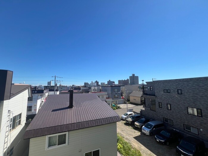 物件内観写真16　(室内からの展望)