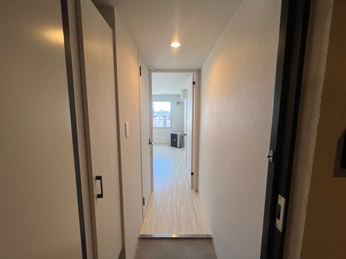 物件内観写真17　(玄関)