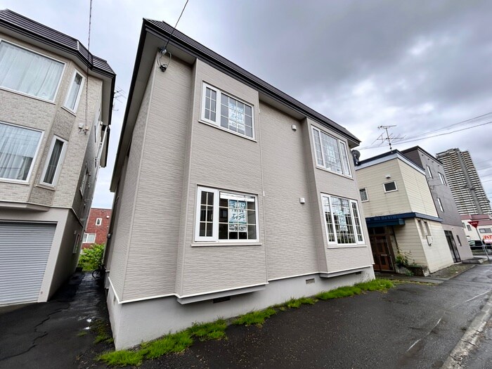 物件外観写真1　(外観写真)