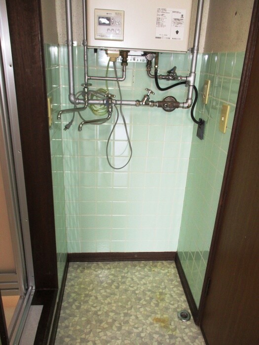 物件内観写真16　(洗濯機置場)