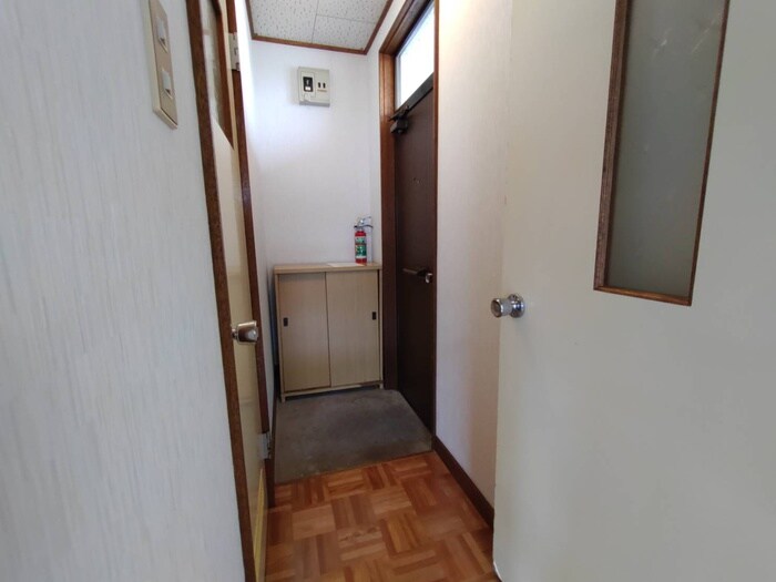 物件内観写真19　(玄関)