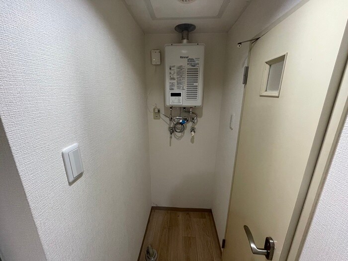 物件内観写真16　(洗濯機置場)