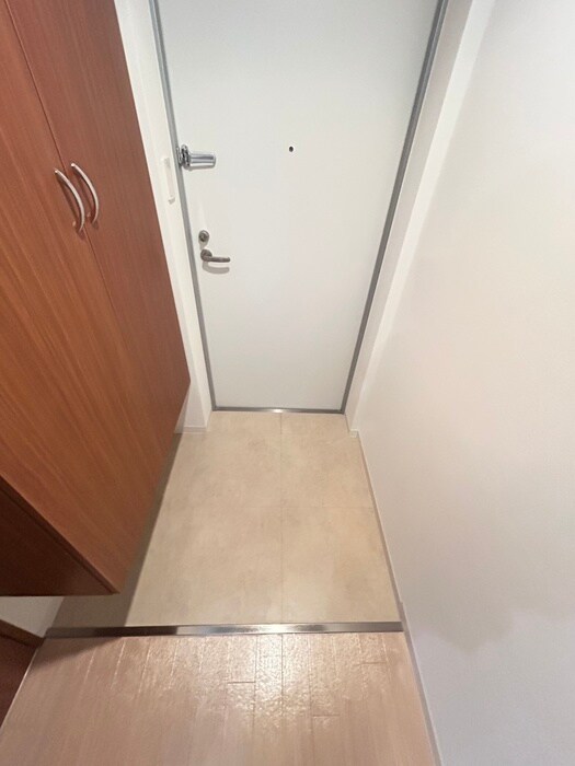 物件内観写真16　(玄関)