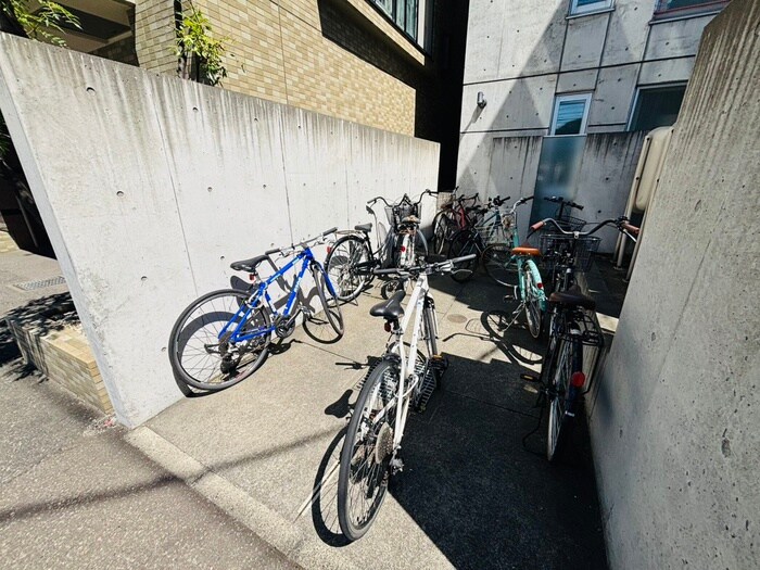 物件外観写真5　(駐輪場)