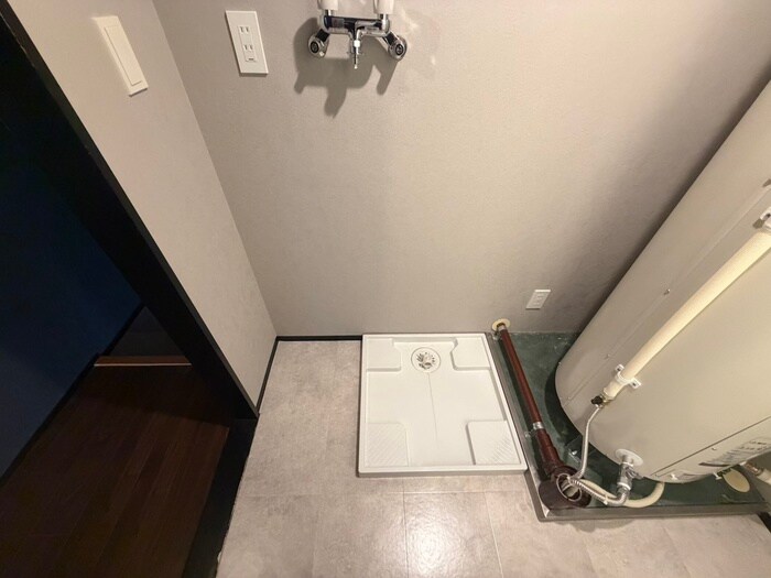 物件内観写真10　(洗濯機置場)