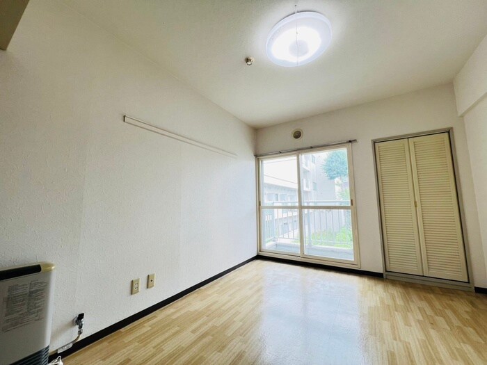 物件内観写真6　(居室)