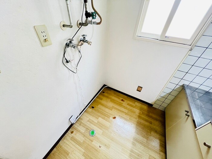 物件内観写真15　(洗濯機置場)