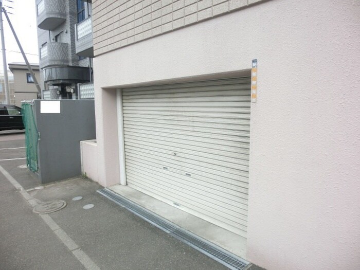 物件外観写真5　(駐車場)