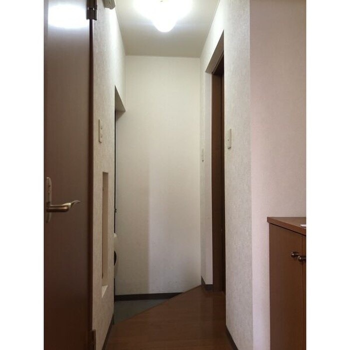 物件内観写真14　(玄関)