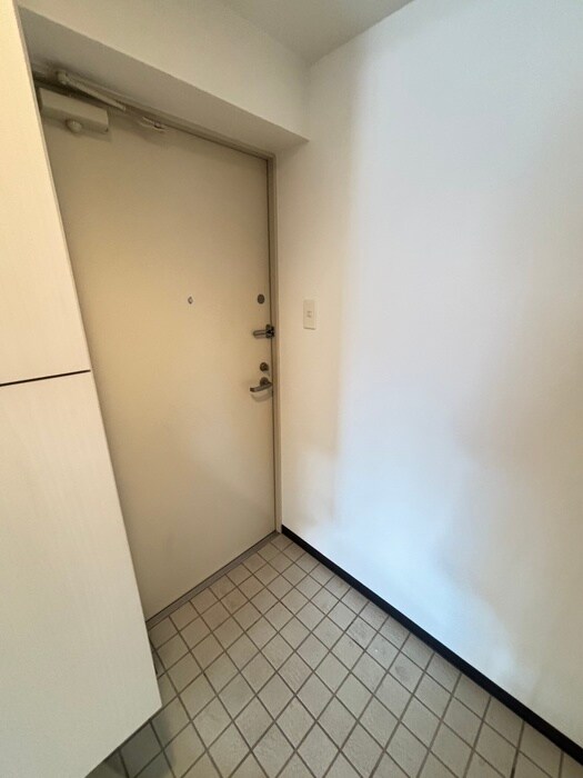 物件内観写真16　(玄関)