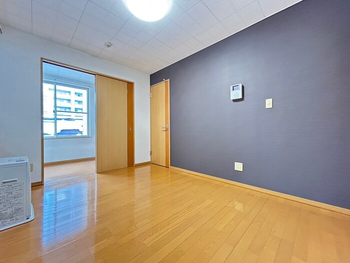 物件内観写真2　(居室)