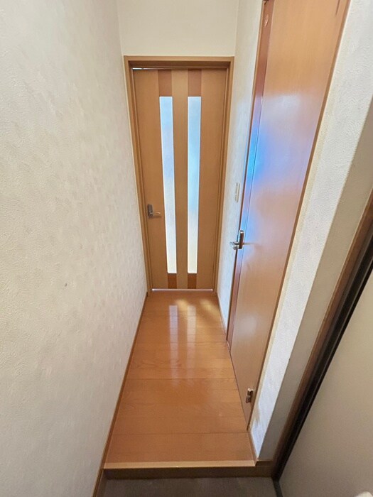 物件内観写真11　(玄関)